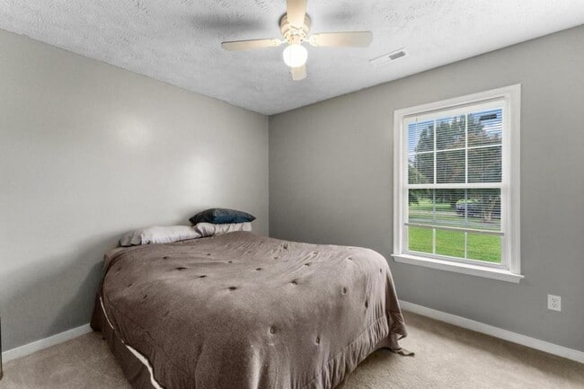 Building Photo - 121 Ashley Ct