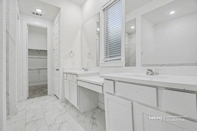 Building Photo - 3801 Blue Yucca Ln