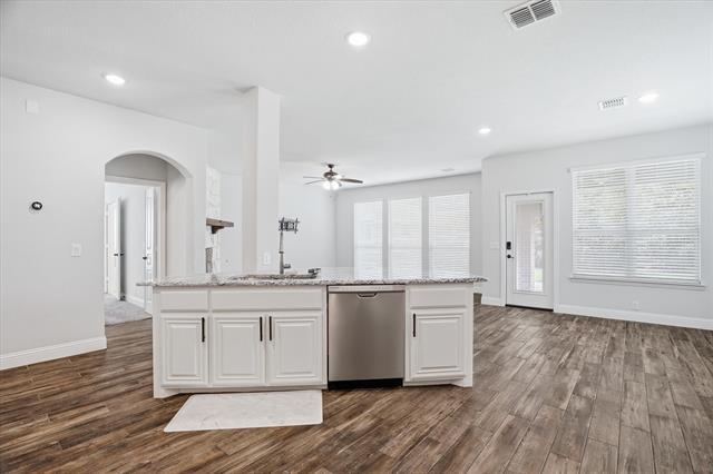 Building Photo - 7228 Windy Ridge Dr