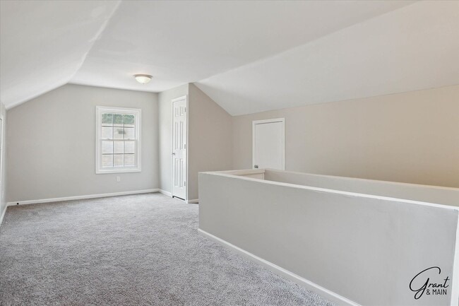 Building Photo - $1450 3 bedroom bungalow