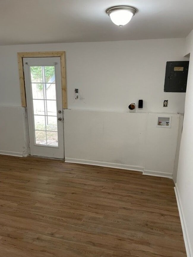 Building Photo - 135 Grenoble Rd