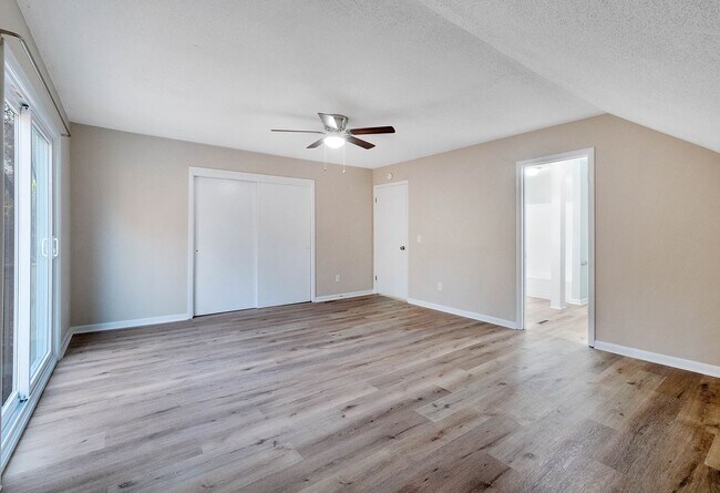 Building Photo - Adorable 3 BR 2 BA in Hixson