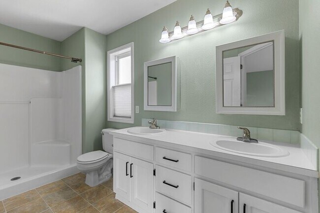 Building Photo - 700 SW 27th Way