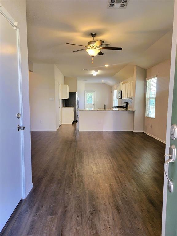 Building Photo - 104 Red Buckeye Loop