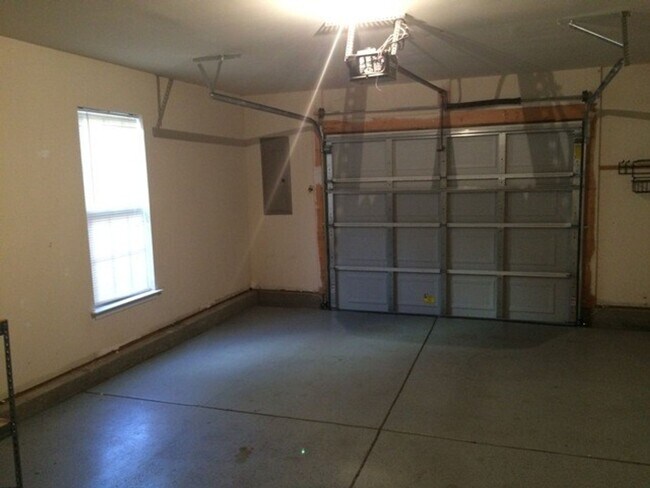 Building Photo - Prelease for January 2026!