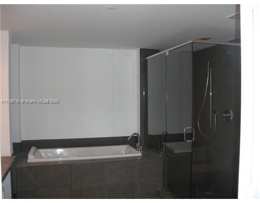 Building Photo - 475 Brickell Ave