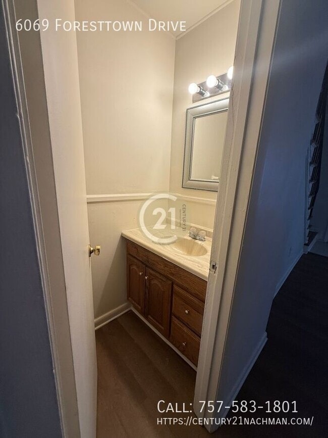 Building Photo - 6069 Foresttown Dr