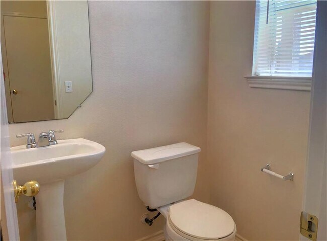 Building Photo - 109 Musselman Ct