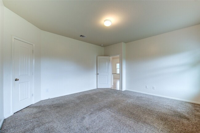 Building Photo - 734 Mill Spring Ct