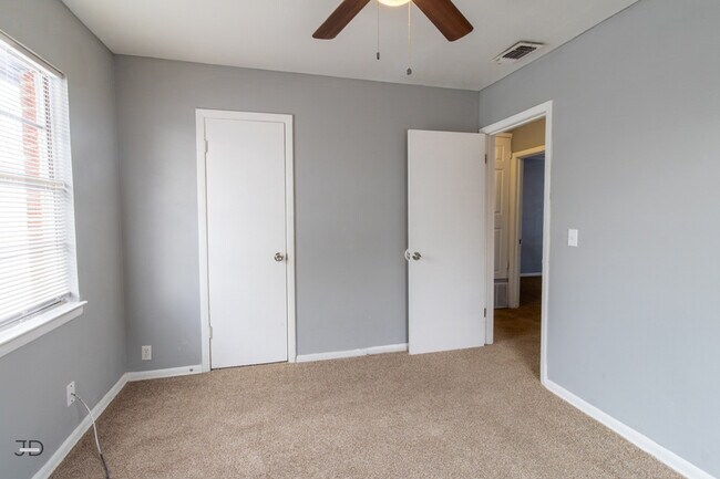 Building Photo - 1708 Cimarron Trail