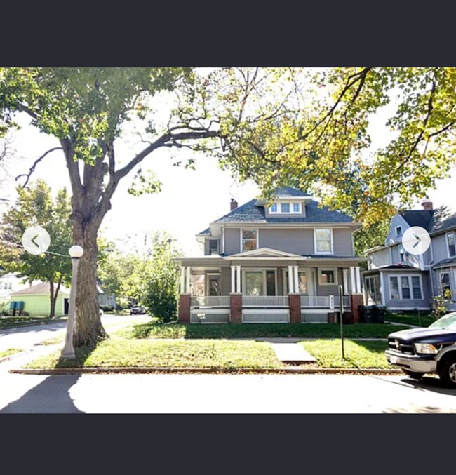 Building Photo - 301 W Illinois St