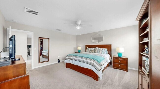 Building Photo - Spacious 5bed - With Amenities!