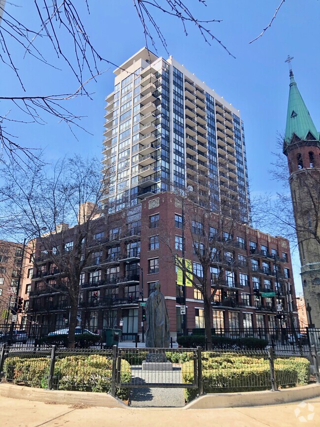 Building Photo - 210 S Desplaines St