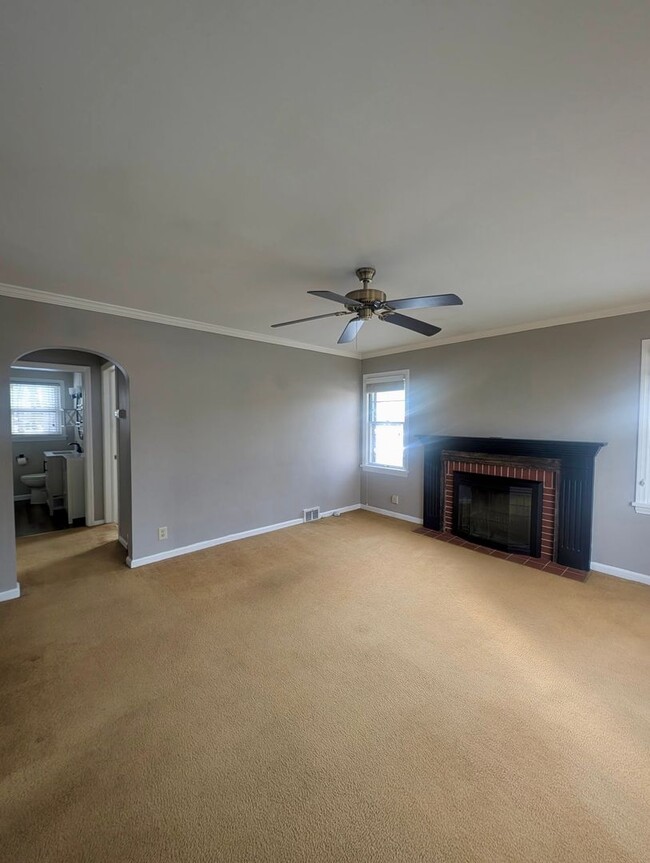 Building Photo - Charming Cape Cod Style Home