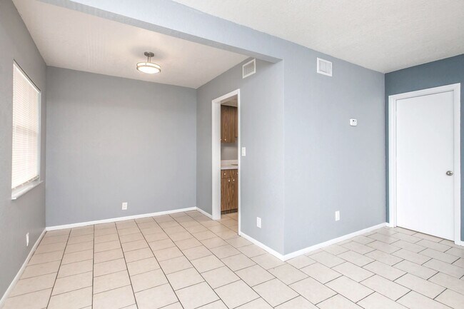 Building Photo - Renovated 1-Bedroom with Private Laundry