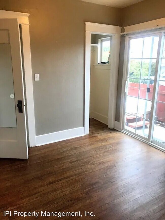 Building Photo - Lovely Vintage Home in North Park