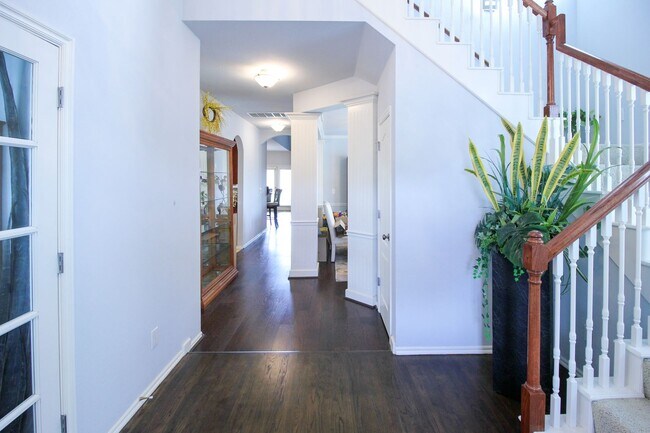 Building Photo - Spacious 5 Bedroom Home In Jenks West School District!