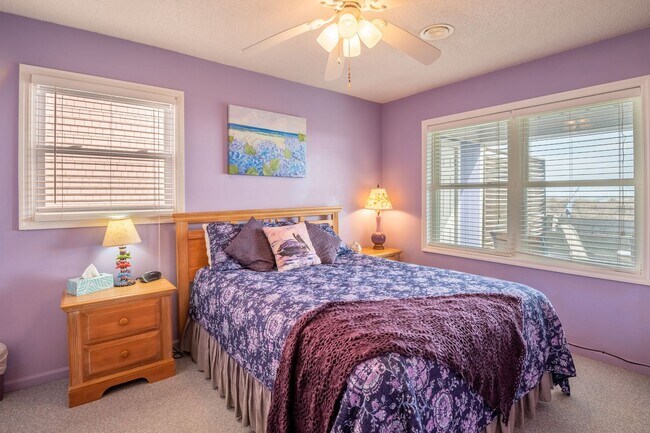 Building Photo - FURNISHED OFF-SEASON MONTHLY RENTAL-STARTI...
