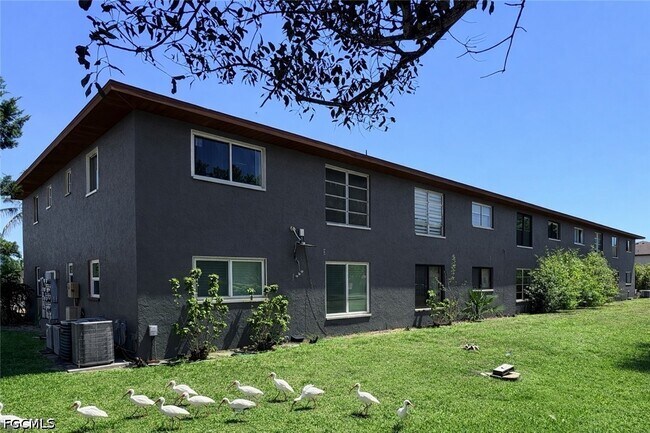 Building Photo - 2510 SE 16th Pl