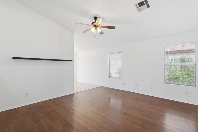 Building Photo - 15033 W Ventura St