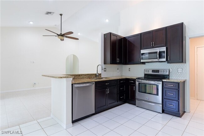 Building Photo - 687 Melville Ct