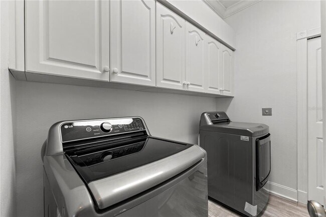 Building Photo - 9307 Poplar Creek Ct