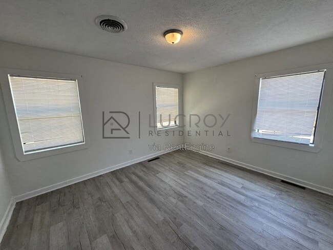 Building Photo - 556 Woodward Ave
