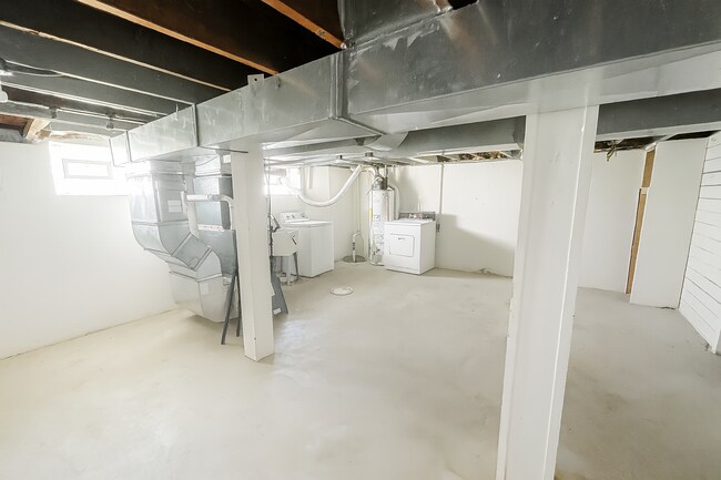 Building Photo - Immediate Move In or Nov 1st Beautiful 3 B...