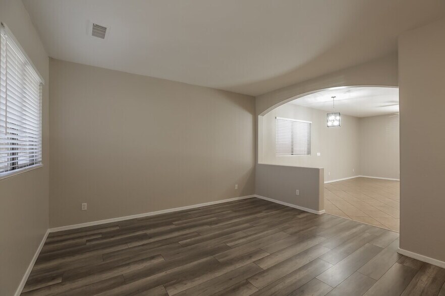 Building Photo - 11217 W Berkeley Rd