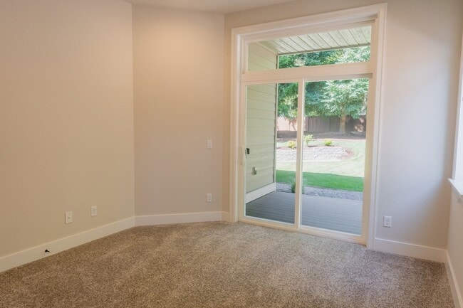 Building Photo - 5Bd/4.25Ba Kirkland House