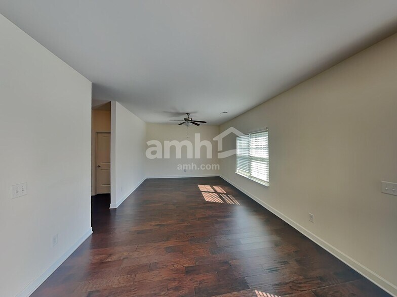 Building Photo - 4343 Freemark Dr