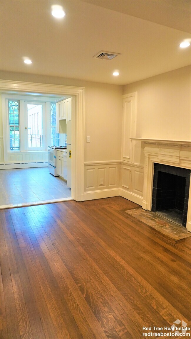 Building Photo - 1712 Beacon St