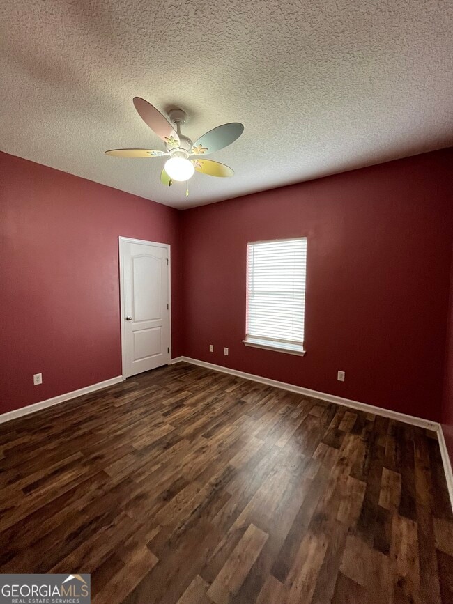 Building Photo - 227 Royal Palms Ave
