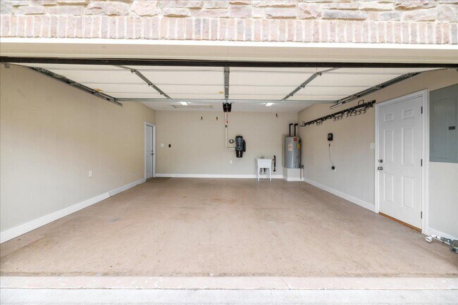 Building Photo - 4726 Pecanwood Way NW