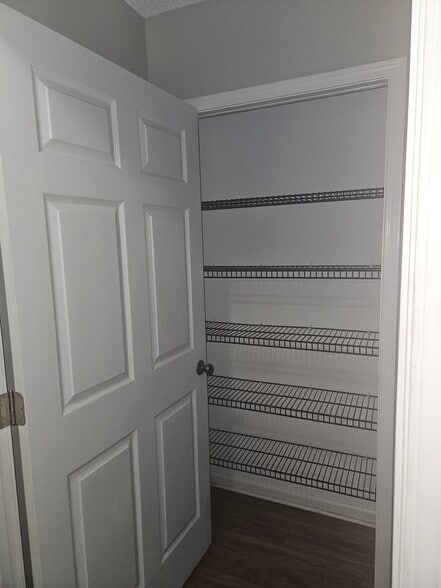 Master storage - 8300 Plaza Gate Ln