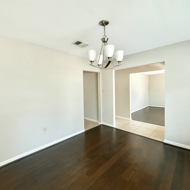 Building Photo - 5807 Silver Frst Dr