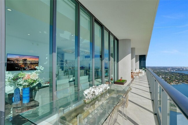 Building Photo - 3131 NE 7th Ave