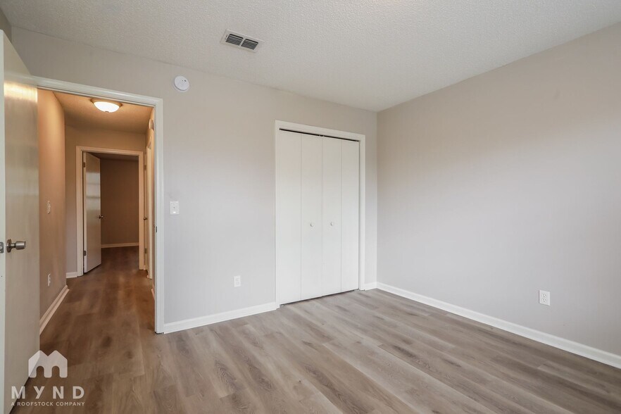 Building Photo - 10429 Osprey Nest Dr W