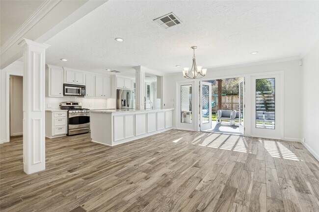 Building Photo - 3607 Deal St