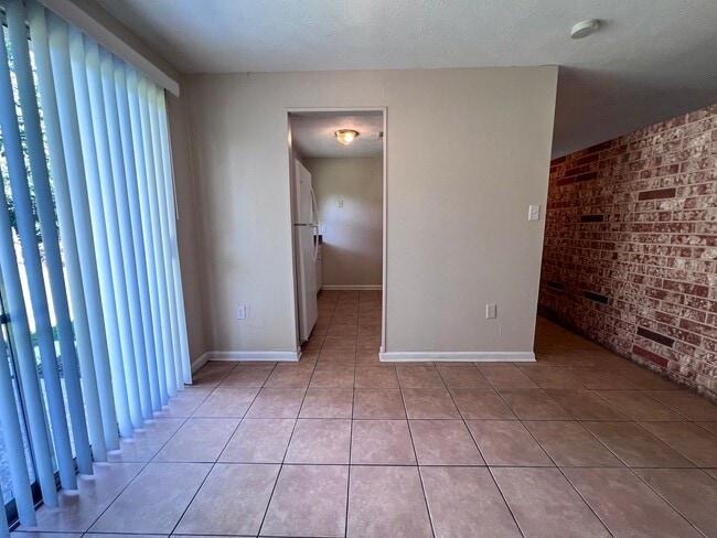 Building Photo - 3/2 House Near UF - Available mid-July 2026!