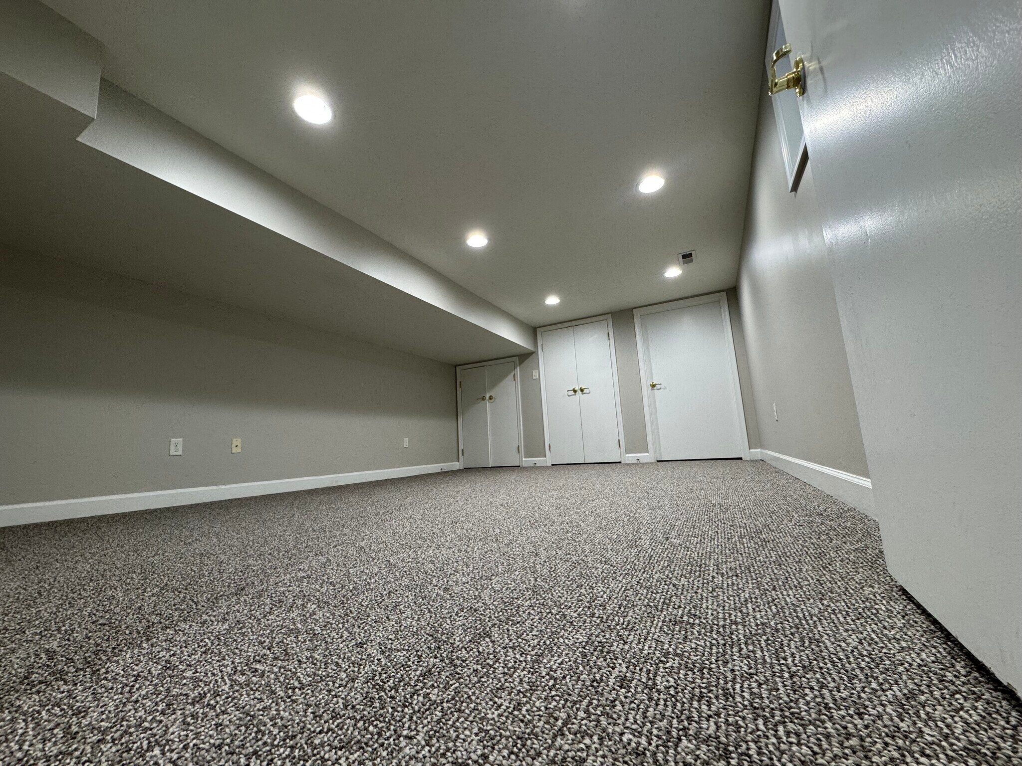 Building Photo - 414 S Augusta Ave