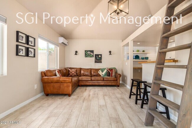 Building Photo - 1315 W Holly St