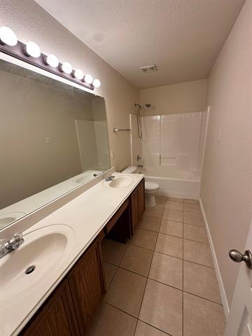 Building Photo - 13121 Evergreen Dr