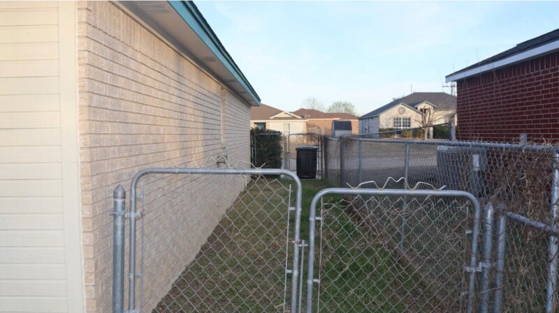 Building Photo - 2607 Gazelle Dr