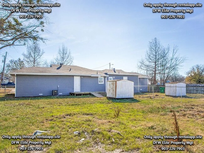 Building Photo - 3014 Poplar St