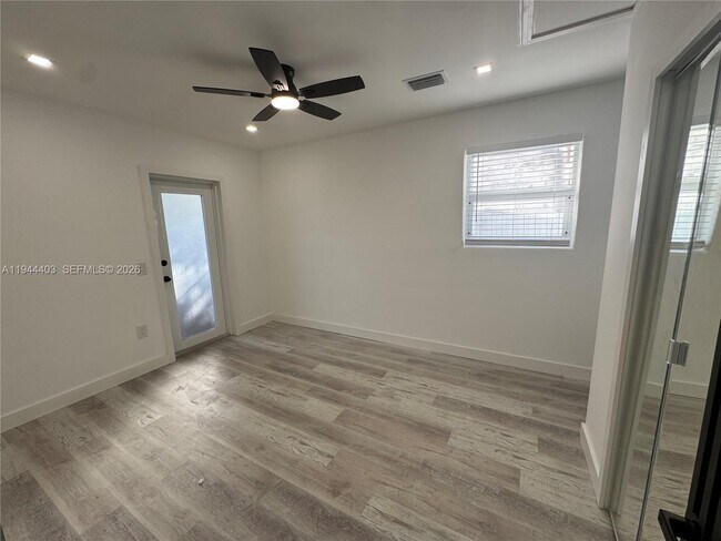 Building Photo - 8600 Taft St