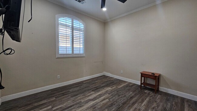 Building Photo - Luxurious Home in North Bakersfield 3 BD 3 BA