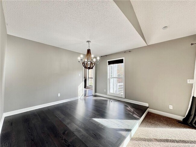 Building Photo - 741 Maxine St