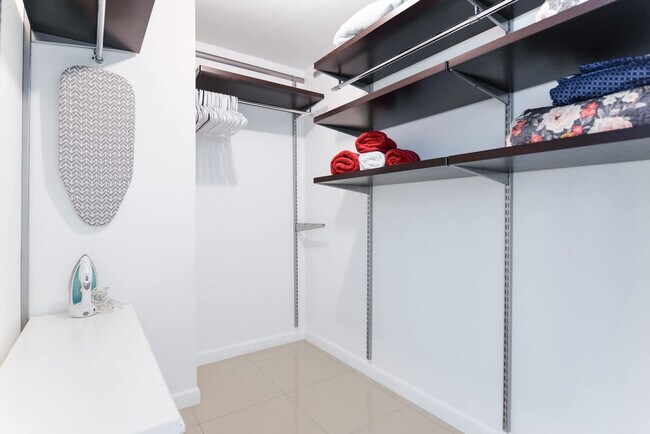 Building Photo - 3250 NE 1st Ave