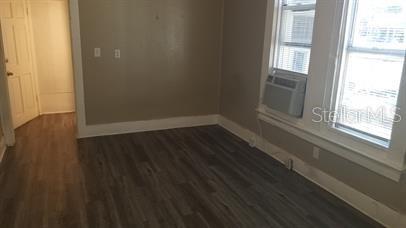 Building Photo - 317 E Tarpon Ave